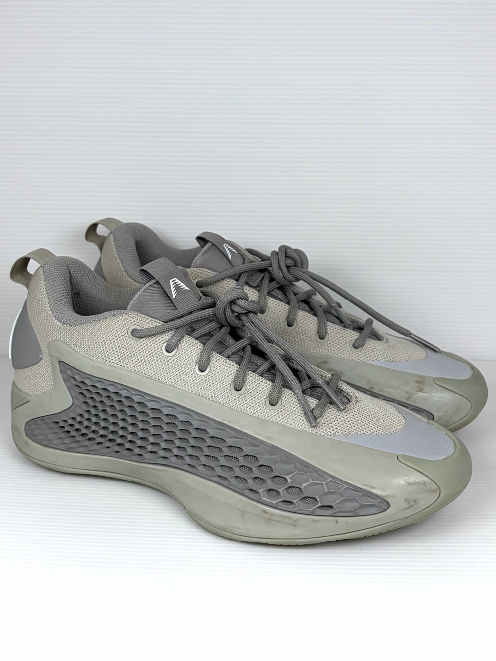 Adidas Anthony Edwards 1 Low AE 1 Men’s Size 8 Gray Basketball Shoes JS1775